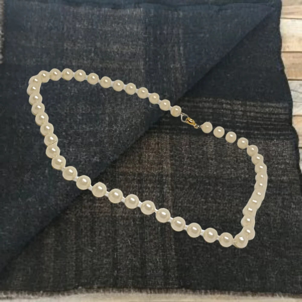 Faux Pearls Choker/Necklace